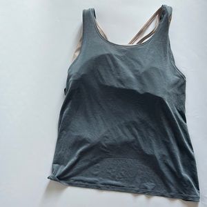 lululemon tank w/ built in energy sports bra